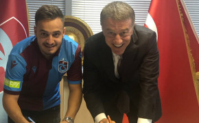 Trabzonspor, Yusuf Sarı ile 3 yıllık sözleşme imzaladı