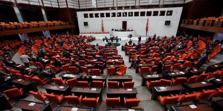 Kamuda çalışanlara memur kadrosu öngören yasa teklifi TBMM’de