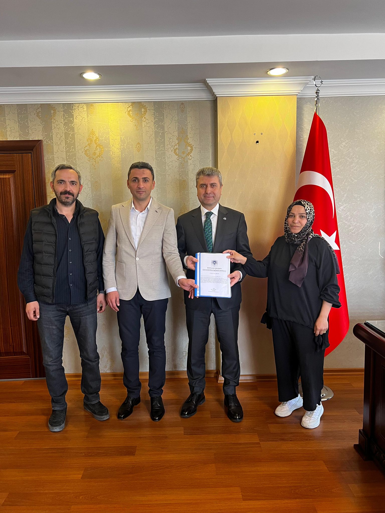 Dernek Yönetiminden TUHİS Genel Sekreteri Dr. Mehmet Baş’a ziyaret