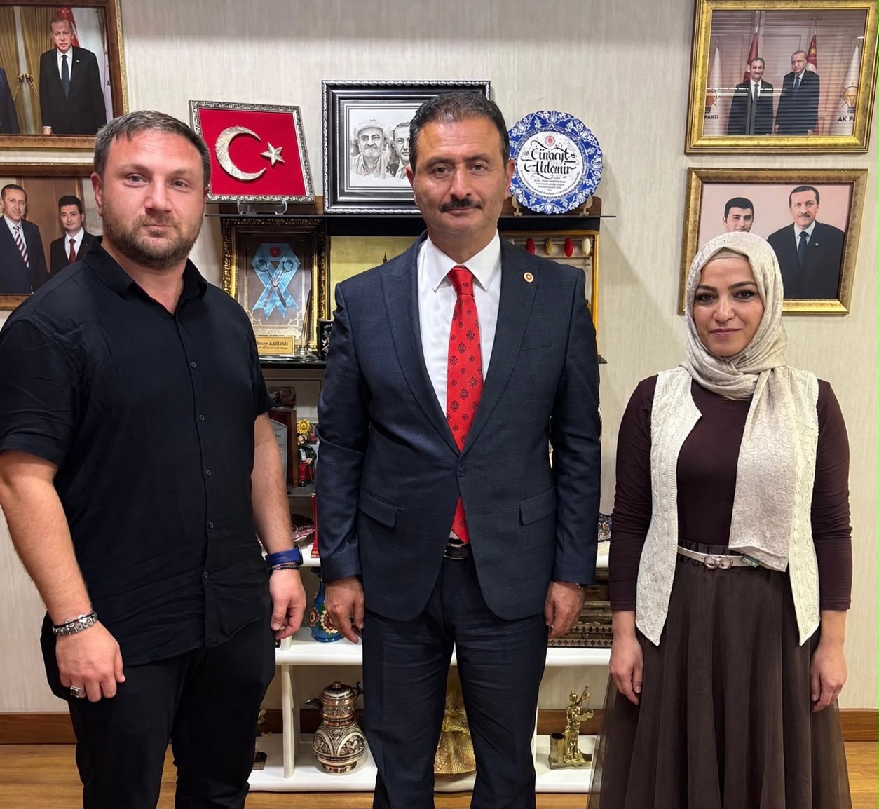 Dernek yönetiminden AK Parti Tokat Milletvekili Cüneyt Aldemir’e anlamlı ziyaret!